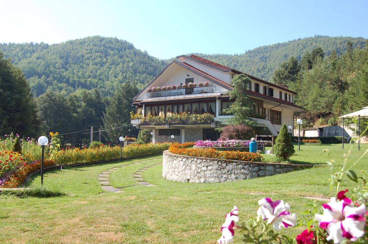 Hotel Lo Sciatore Cotronei Екстер'єр фото