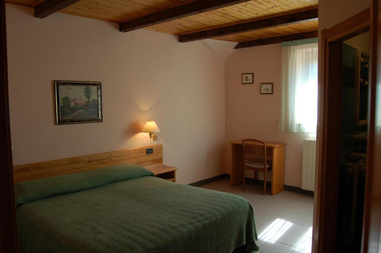 Hotel Lo Sciatore Cotronei Екстер'єр фото