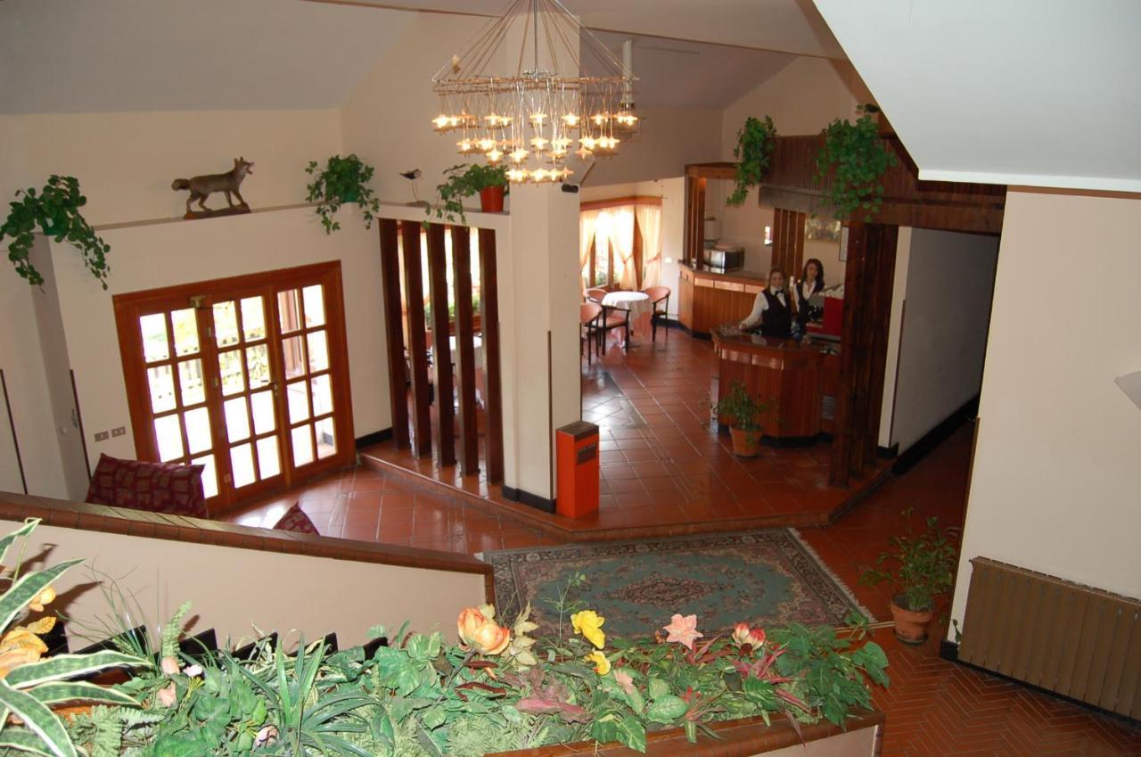 Hotel Lo Sciatore Cotronei Екстер'єр фото